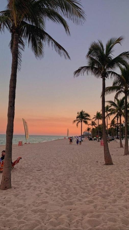 Christmas Retreat Walk To Dania Beach Pool 外观 照片